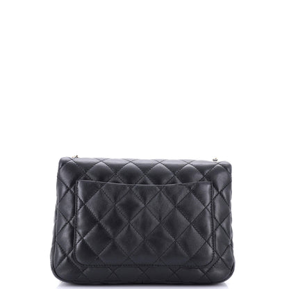 CHANEL 未使用 エナメルバッグ ラムスキン