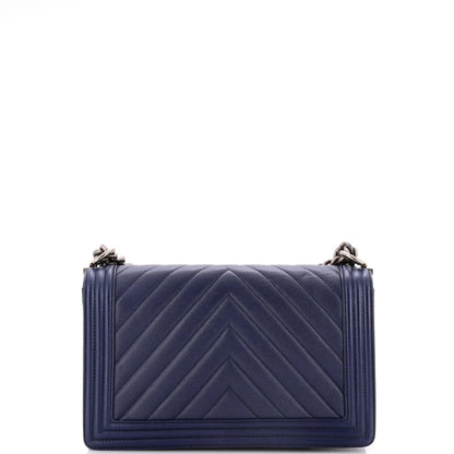 CHANELボーイ シェブロン キャビアスキンNM