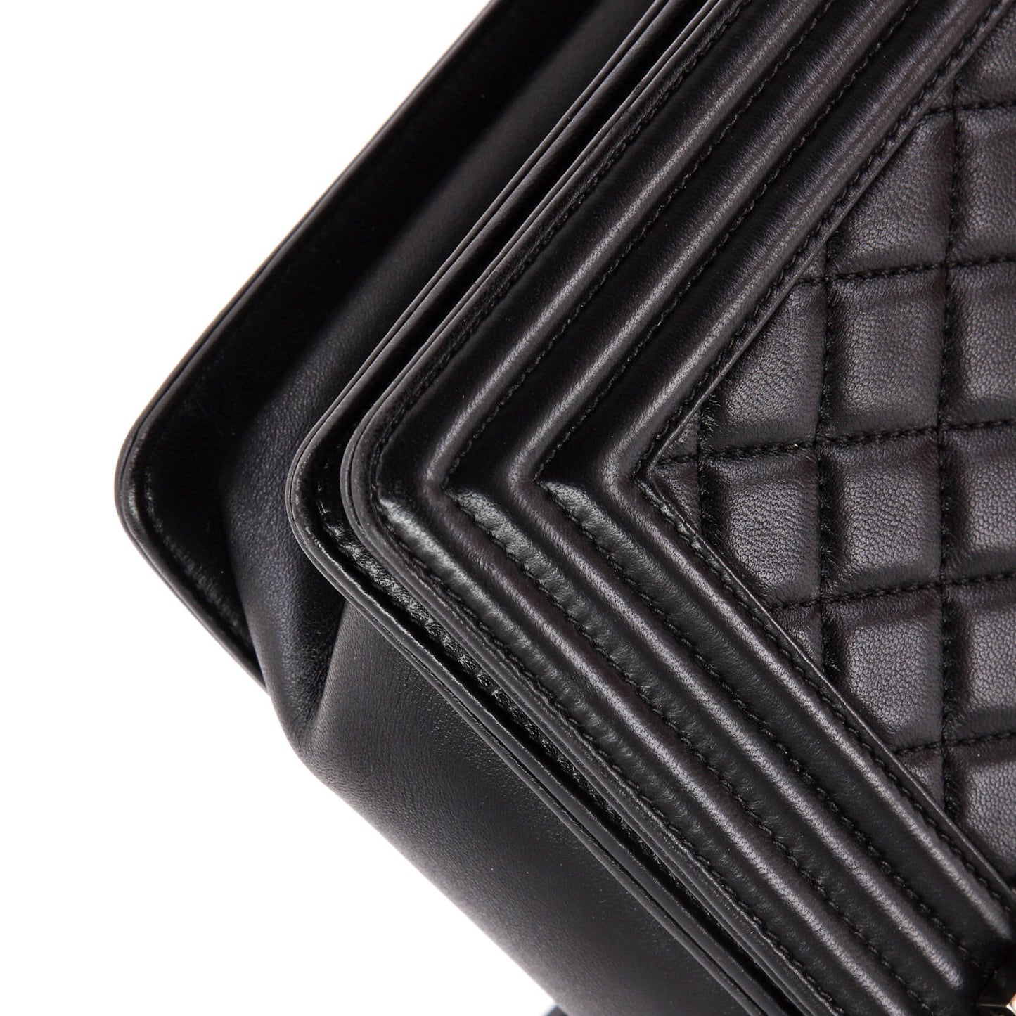 CHANEL シャネルボーイ ニューミディアム