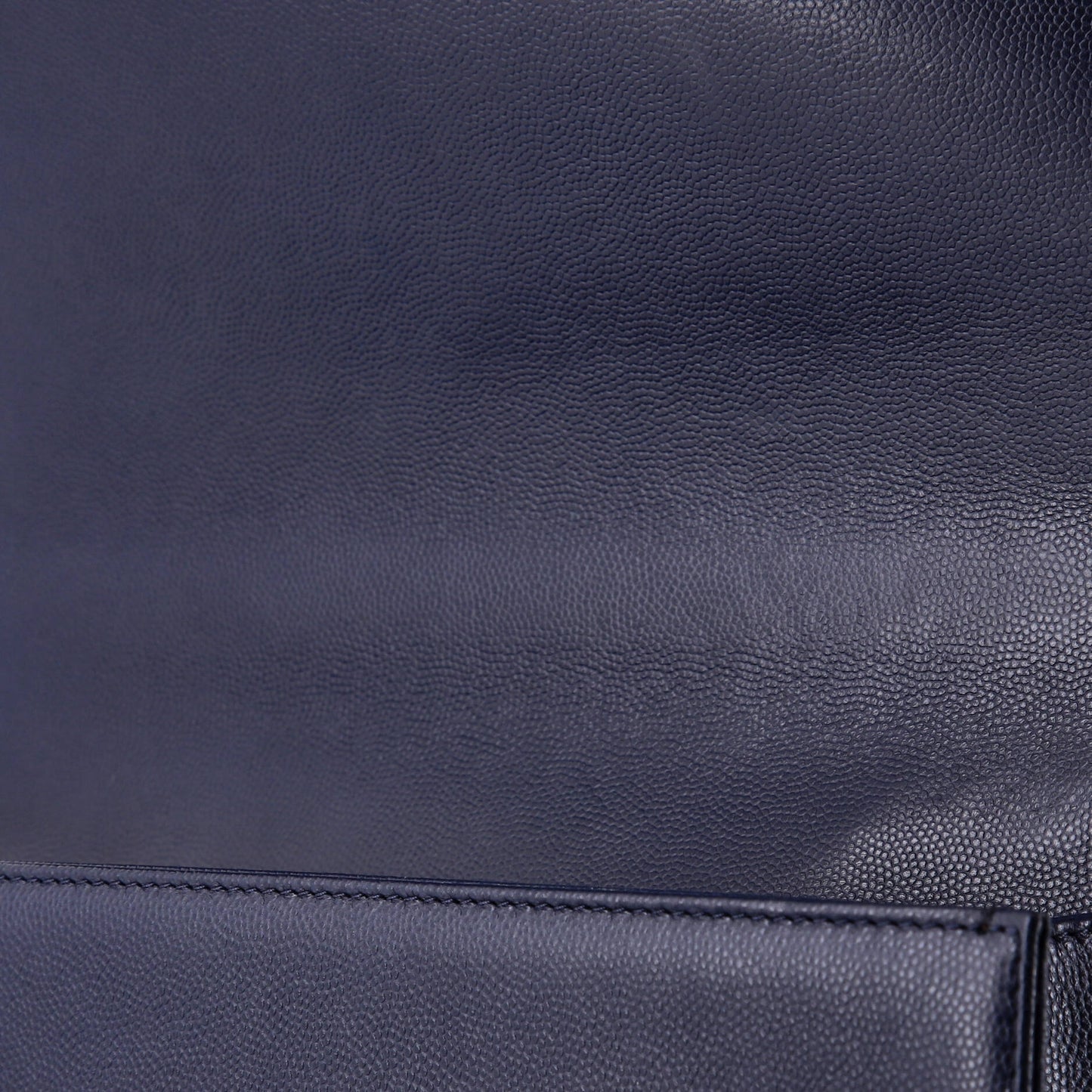 CHANELボーイ シェブロン キャビアスキンNM