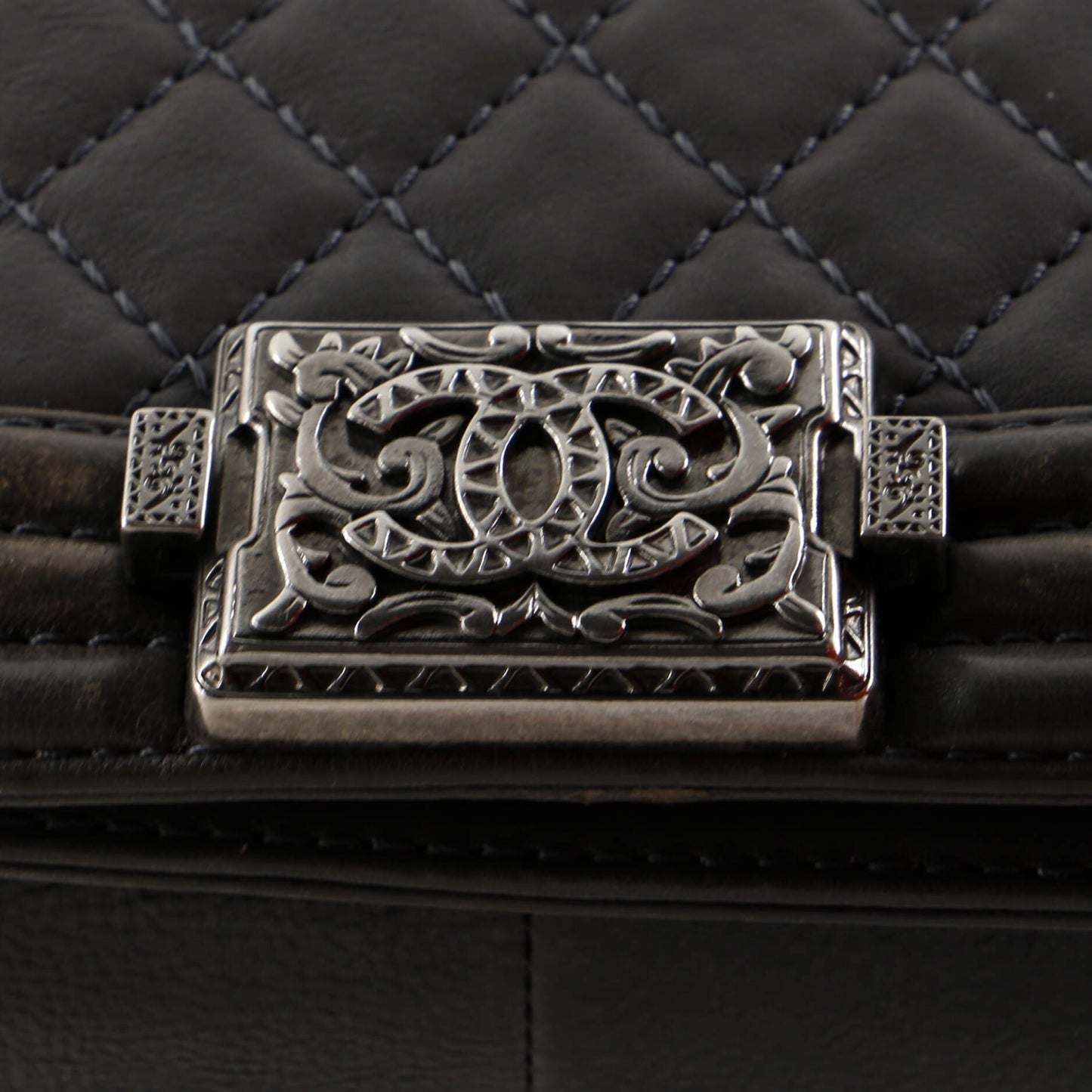 CHANELパリ・ダラス・ボーイ 装飾付き