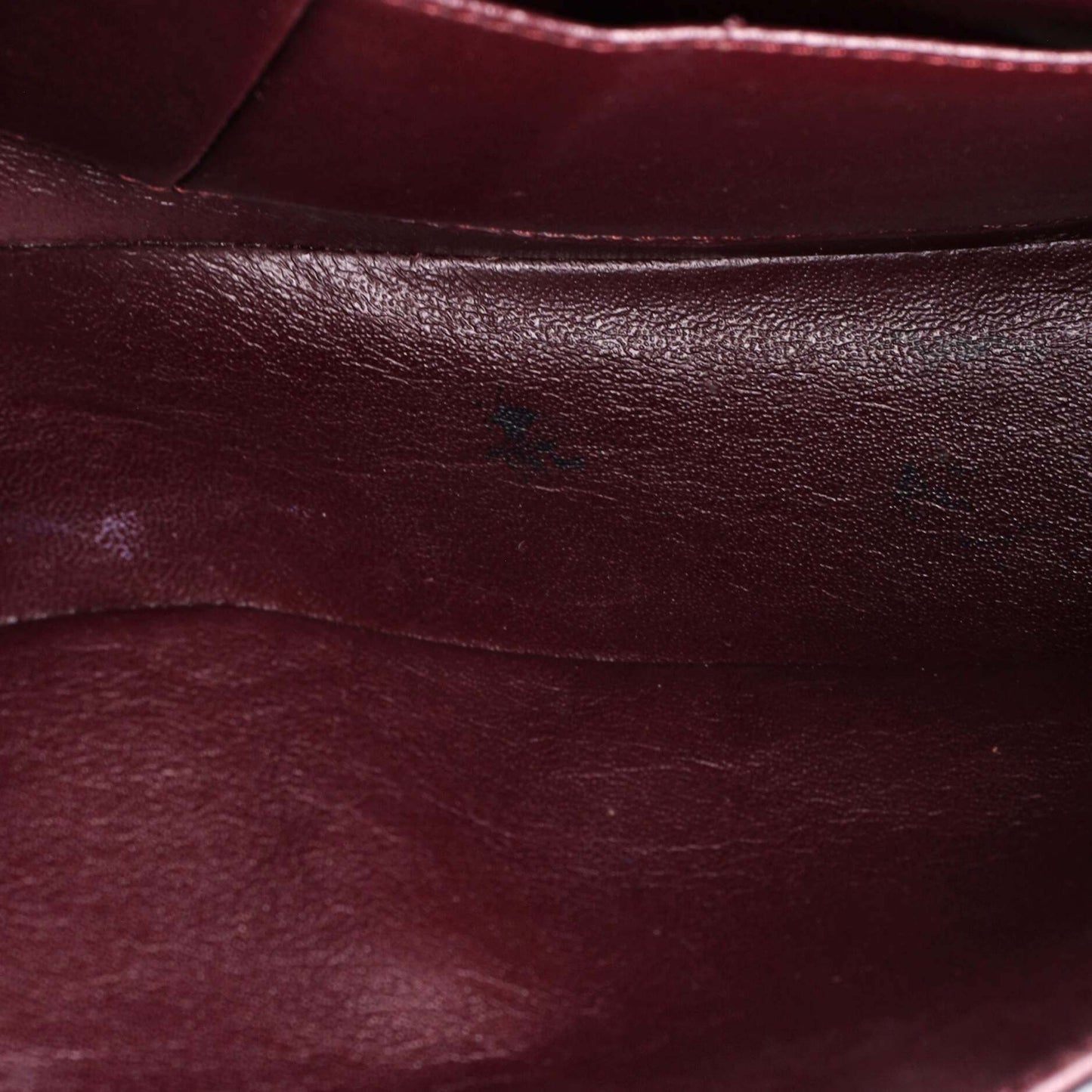 CHANELキャビアスキン