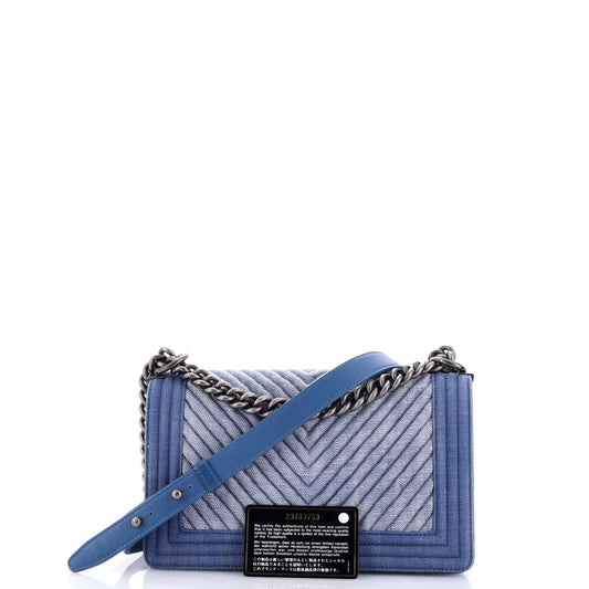 CHANELボーイ シェブロンデニム