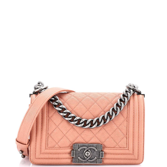 CHANELボーイ キャビアスキン スモール