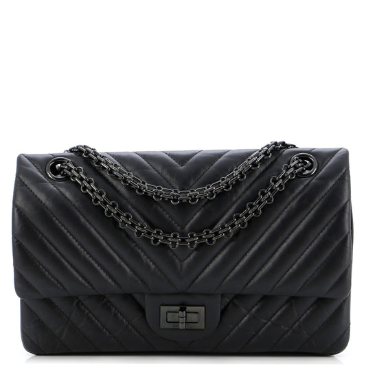 【SO BLACK】レア CHANELショルダーバッグ