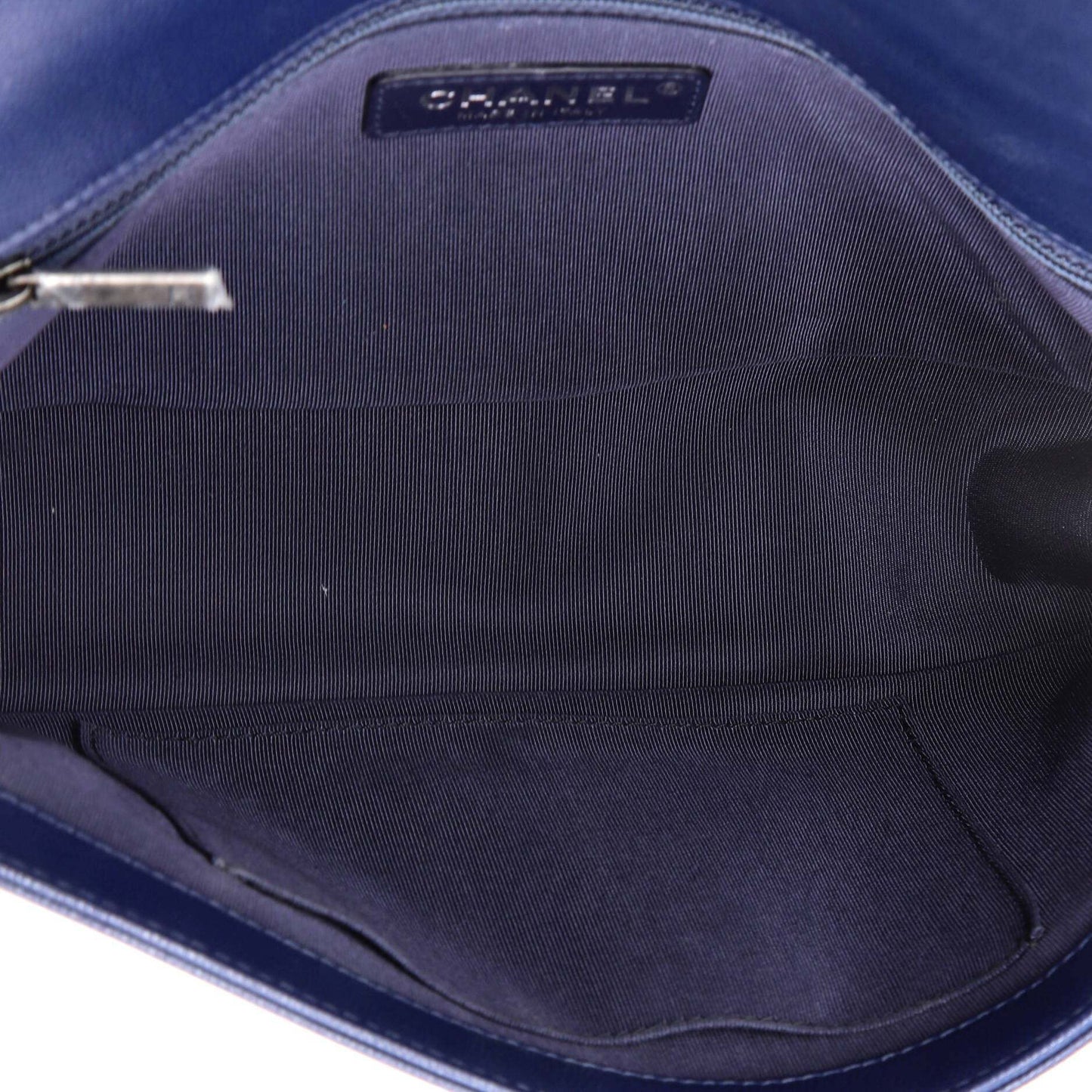 CHANELボーイ シェブロン キャビアスキンNM