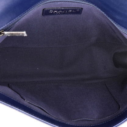 CHANELボーイ シェブロン キャビアスキンNM