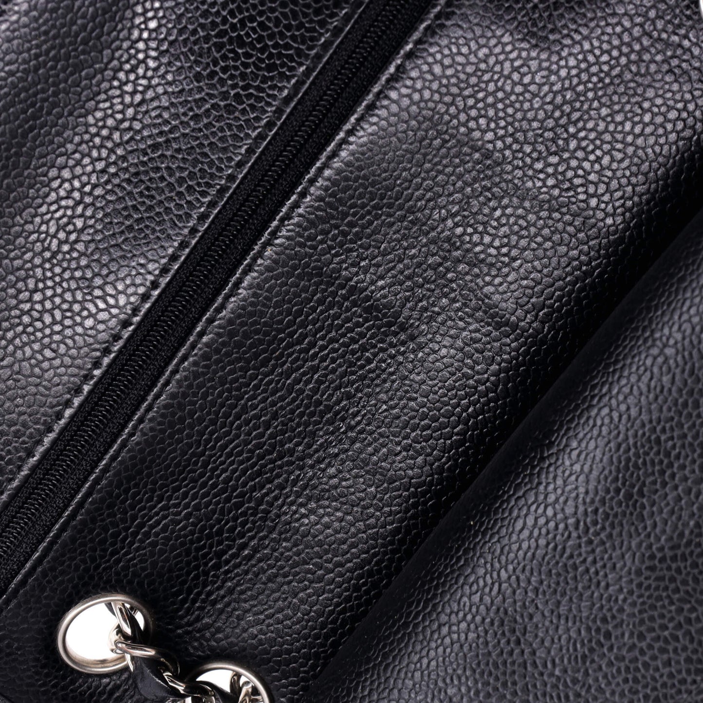 CHANELキャビアスキン