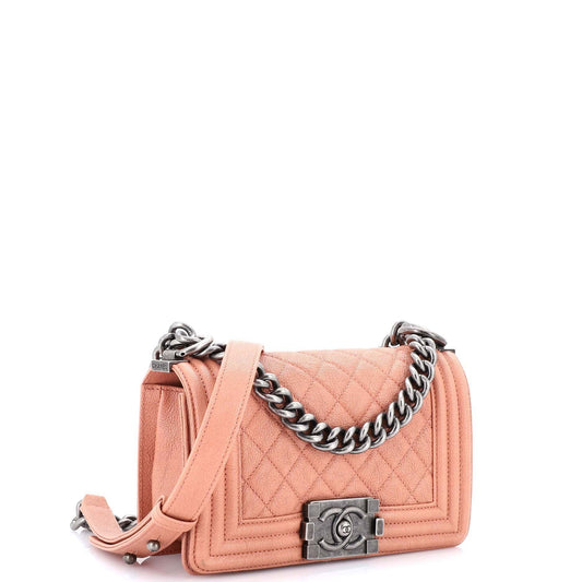 CHANELボーイ キャビアスキン スモール