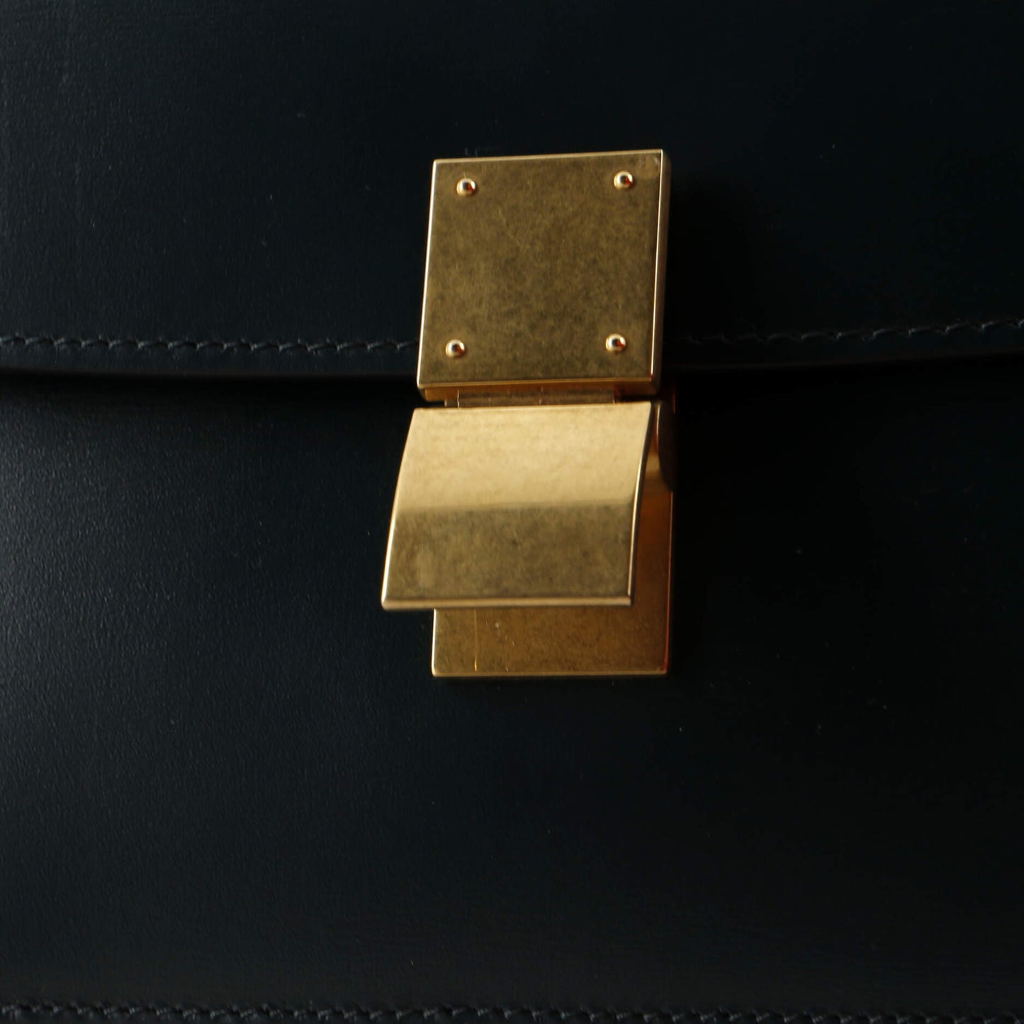 セリーヌ クラシック ボックスバッグ スムースレザー ティーン