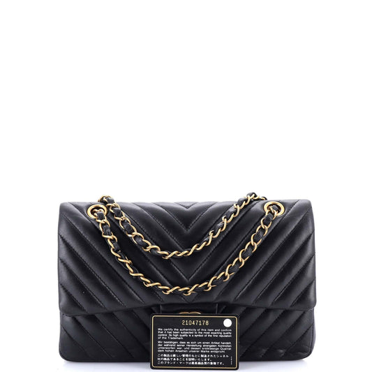 CHANELシェブロン ショルダーバッグ