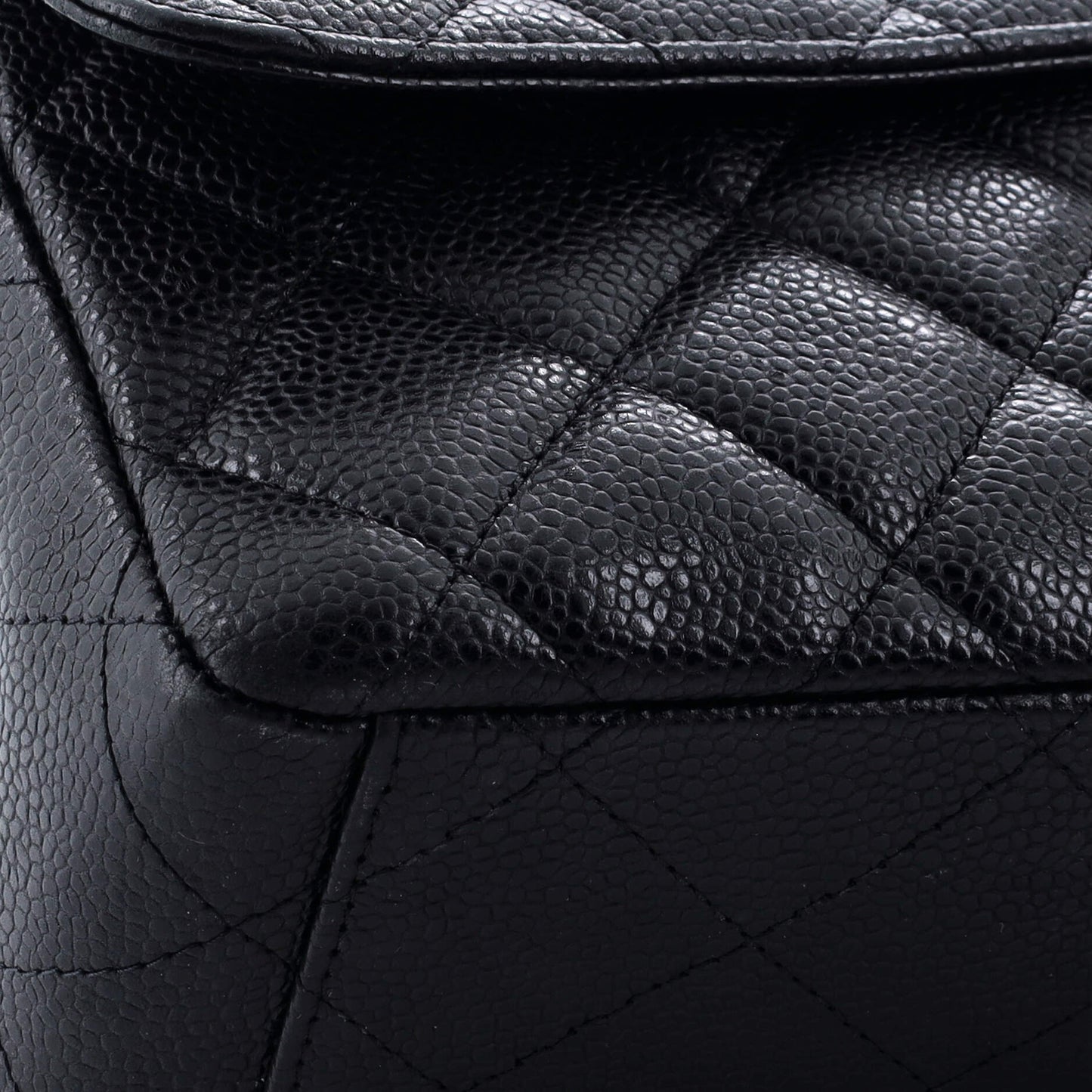 CHANELキャビアスキン マキシ