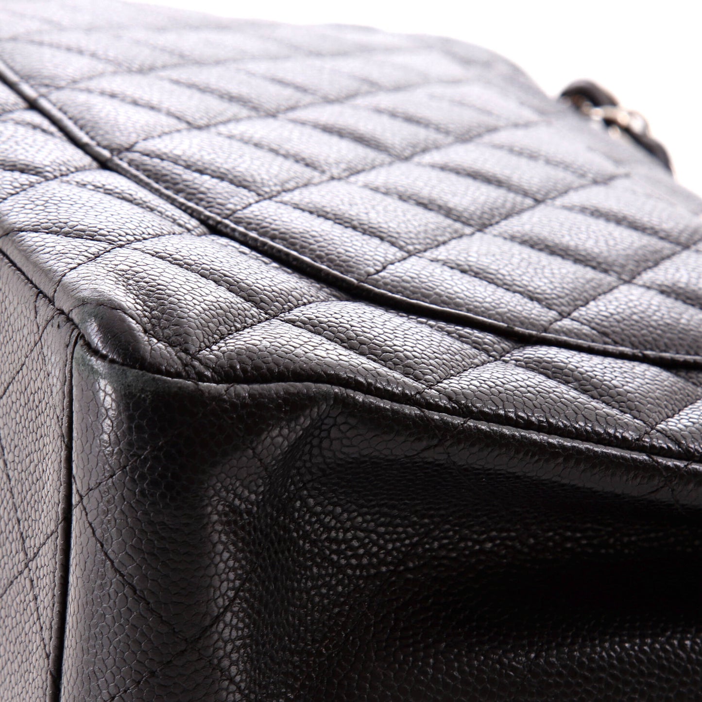 CHANELキャビアスキン マキシ