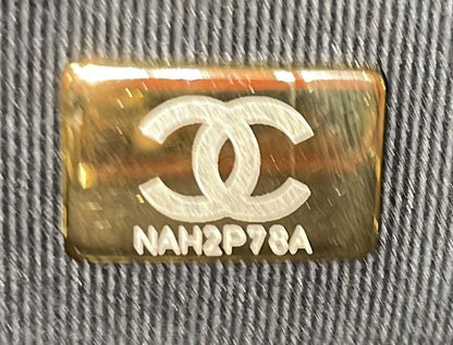 CHANELキスロックフレームショルダーバッグ