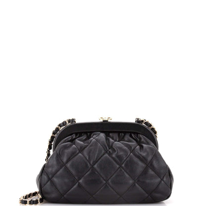 CHANELキスロックフレームショルダーバッグ