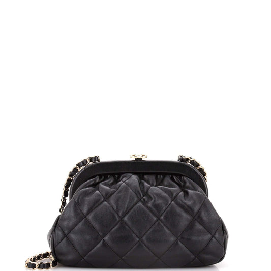 CHANELキスロックフレームショルダーバッグ