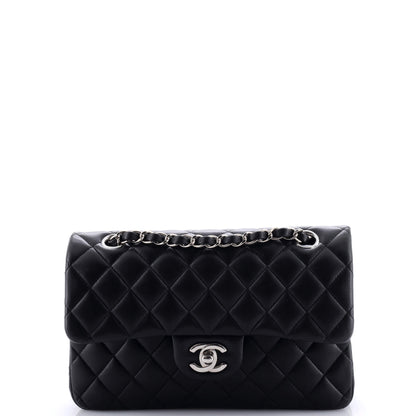 CHANEL スモール ラムスキン ショルダー