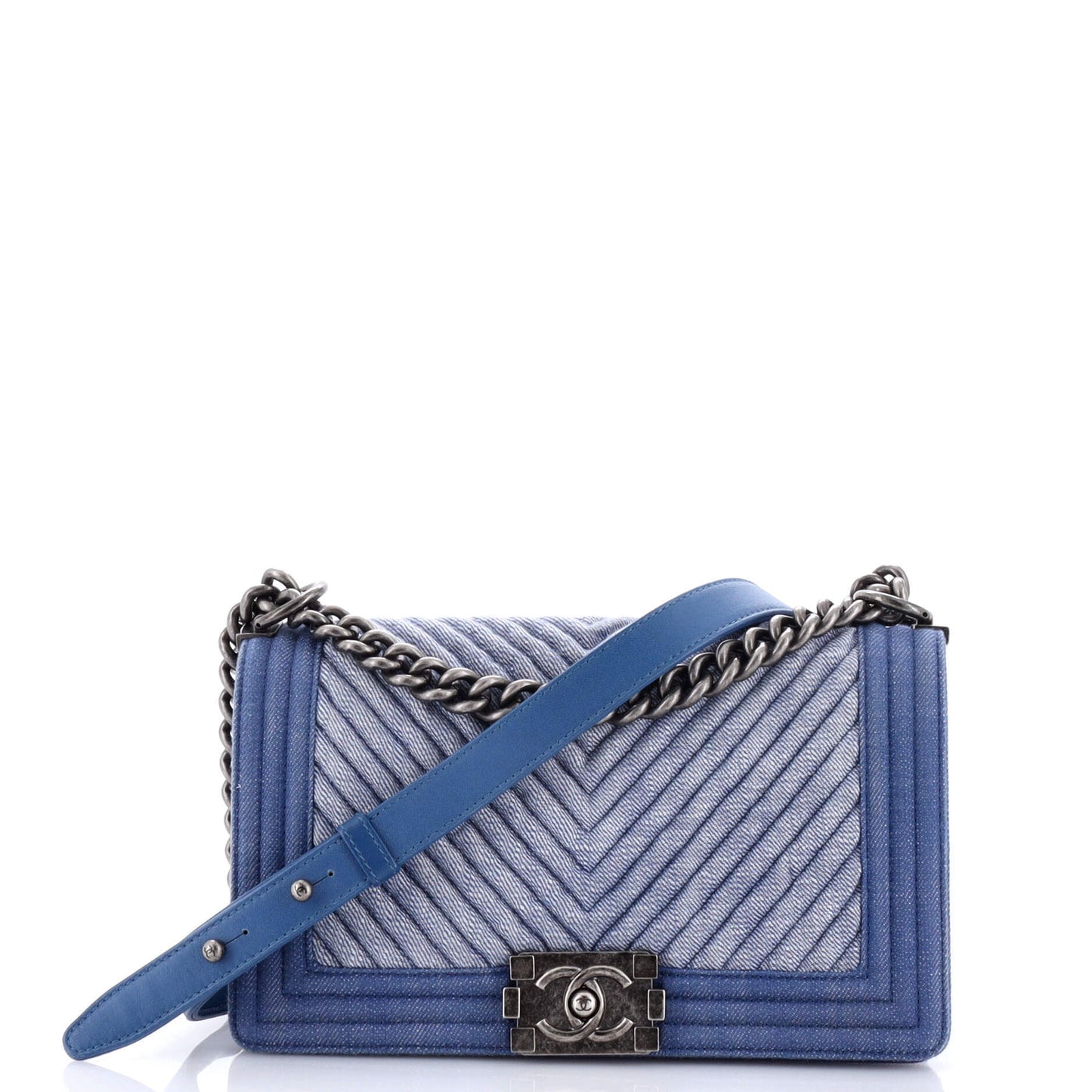 CHANELボーイ シェブロンデニム