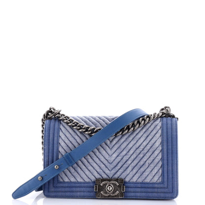 CHANELボーイ シェブロンデニム