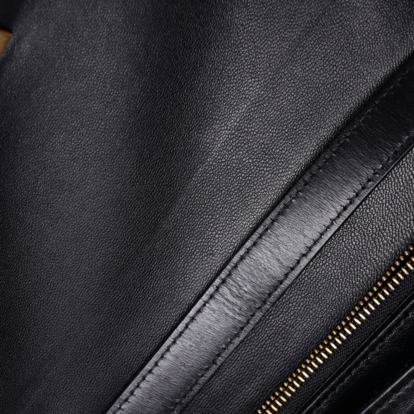 セリーヌ クラシック ボックスバッグ スムースレザー ミディアム