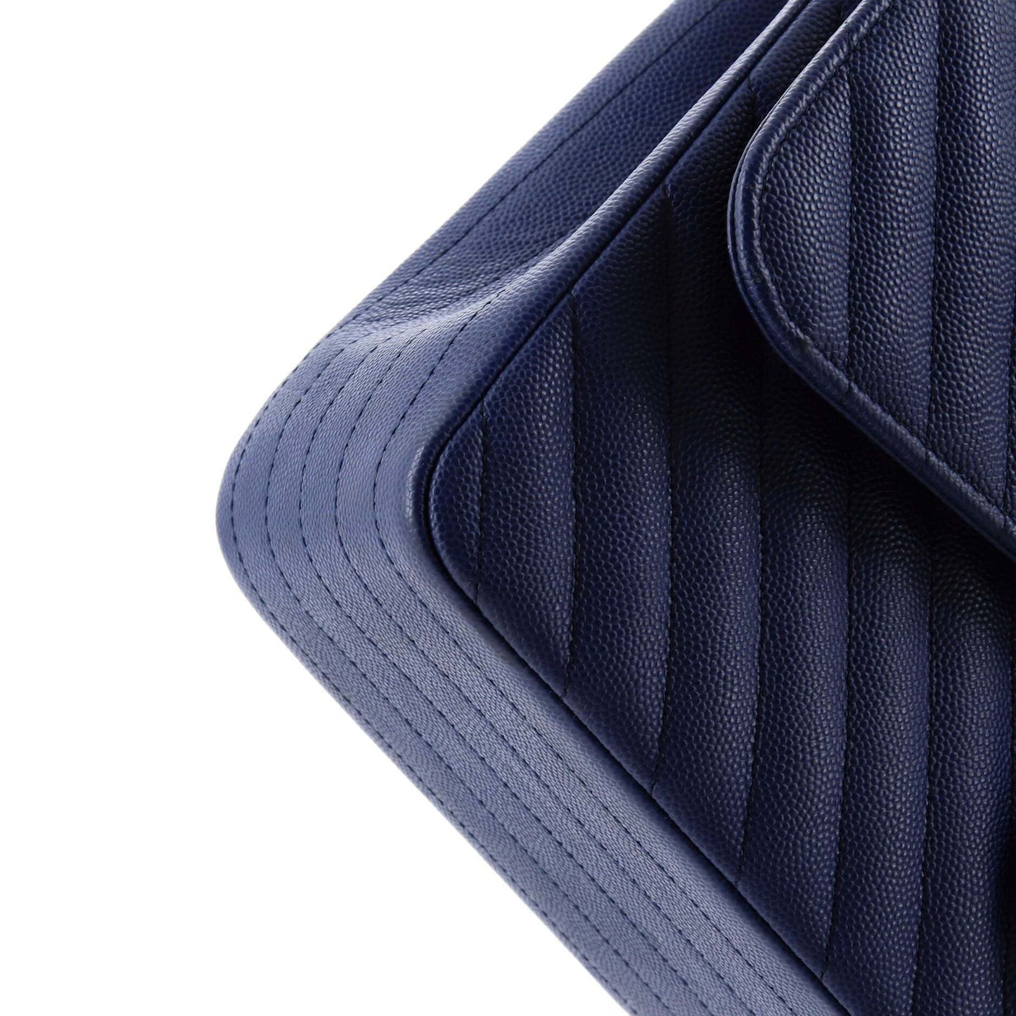 CHANELキャビアスキン シェブロン